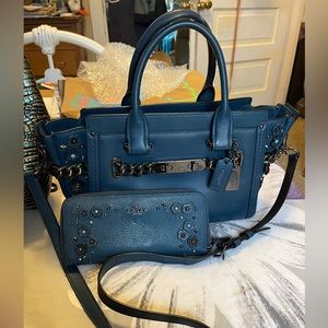 Coach aqua blue set